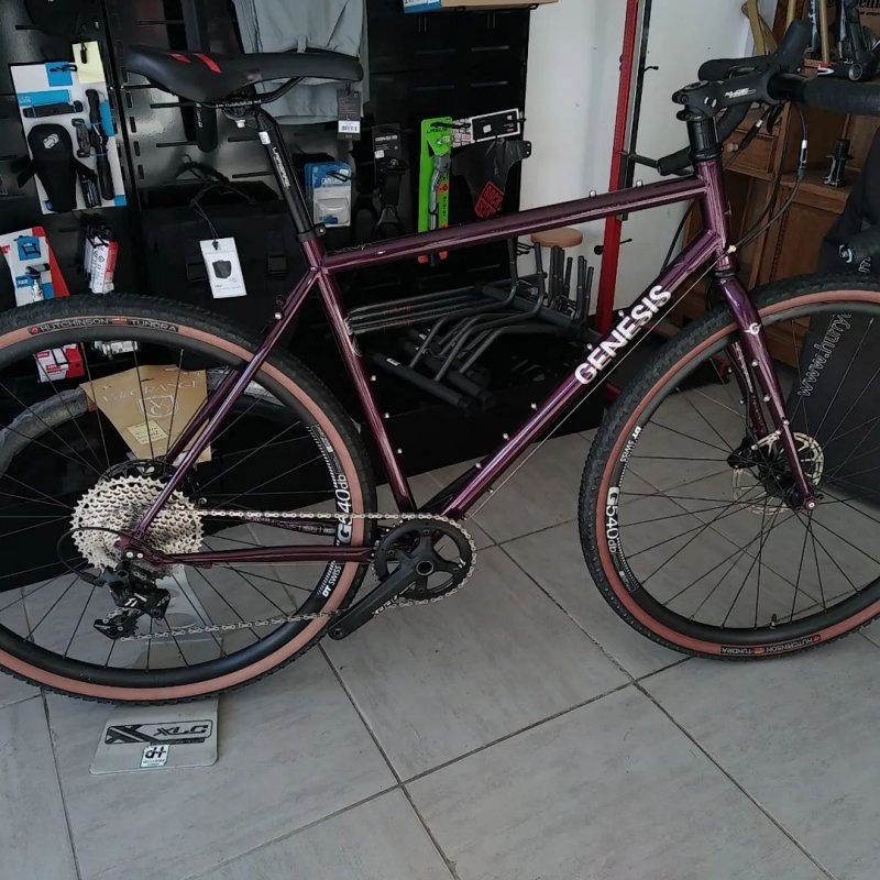 Un vélo de Gravel Génésis à vendre